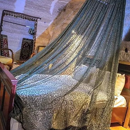 Emily's Cave House 호텔